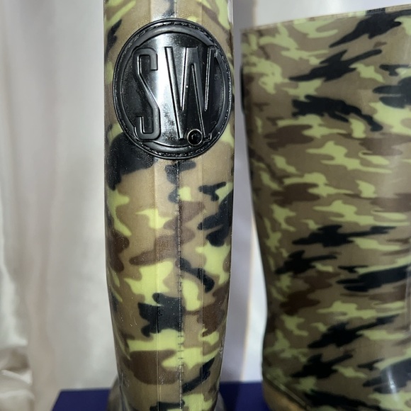Stuart Weitzman Camouflage Rain Boots Size M - Picture 3 of 4